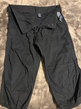 Faded Glory Womens’s  Black Drawstring  Capri Cargo Pants size 14 NWT